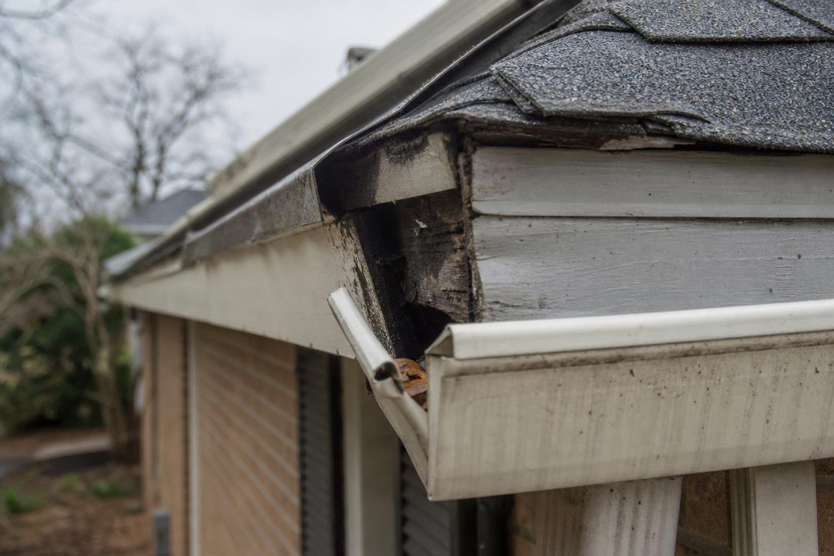 5 Signs Your Gutters Need to Be Replaced (And What to Do About It)